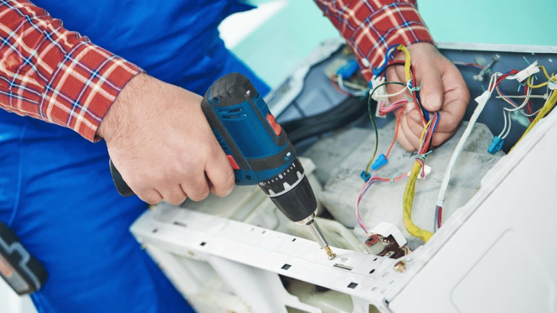 Şehzadeler Termodinamik Termodinamik çamaşır makinesi kart tamiri – Su almama arızası orijinal parça ile giderildi. - Teknik servis örneği